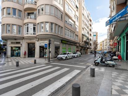 Vista exterior de Local en venda en  Granada Capital