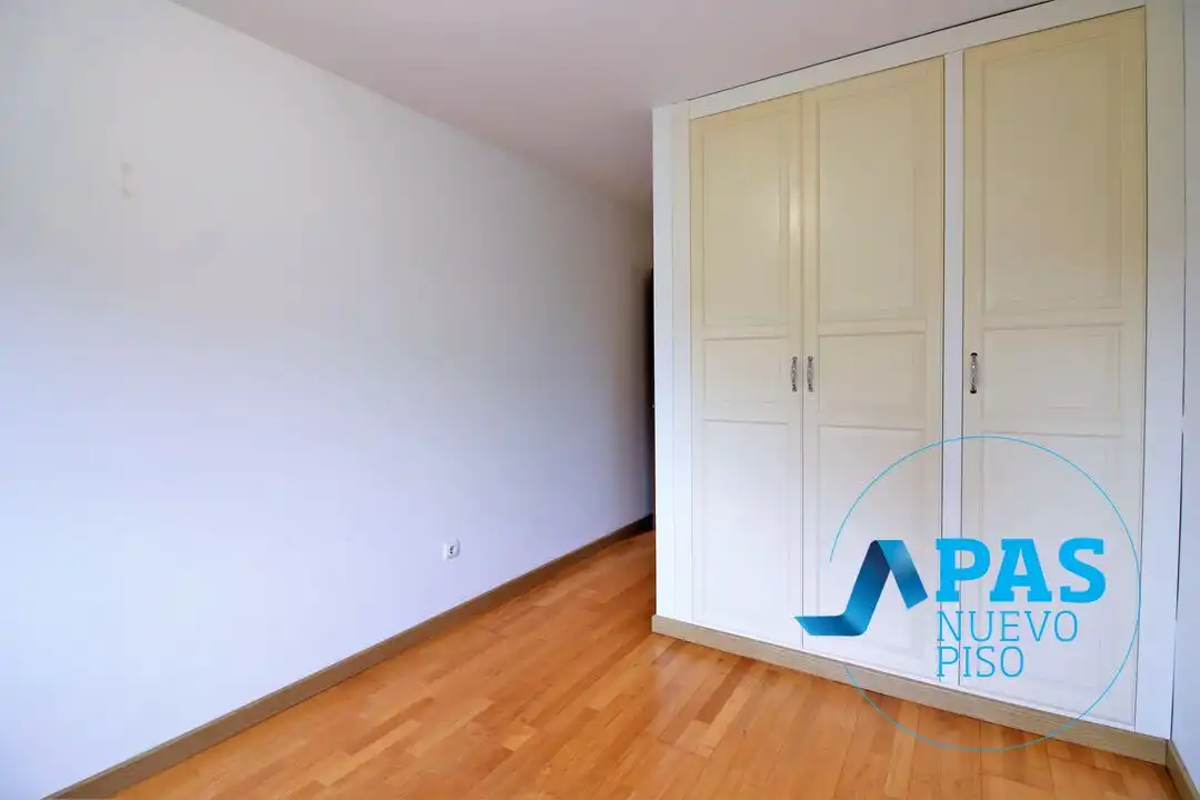 Bedroom of Flat for sale in Santander  with Heating, Private garden and Storage room