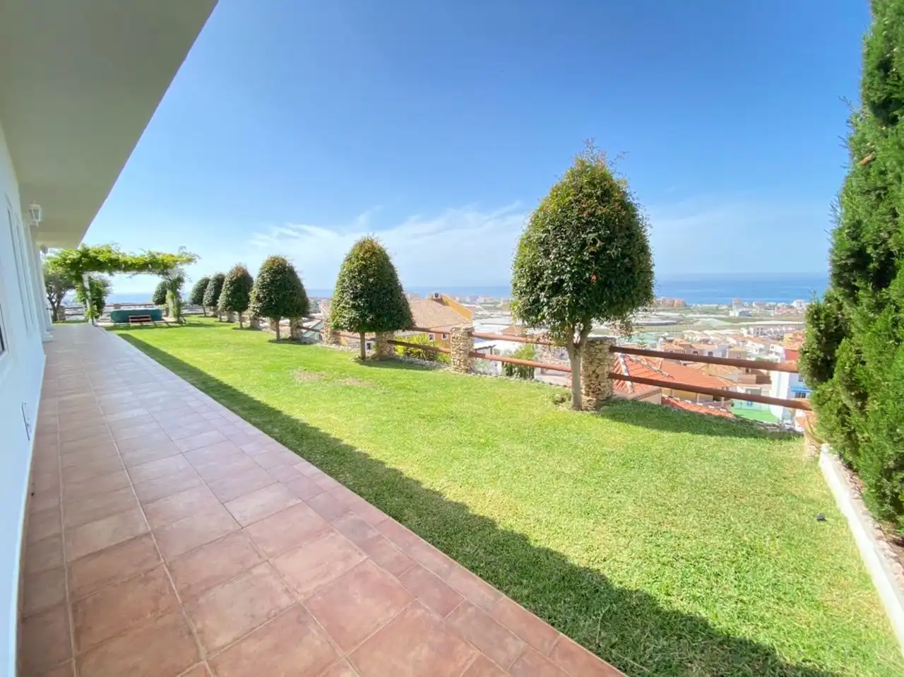 Jardí de Casa o xalet en venda en Torrox amb Aire condicionat, Jardí privat i Traster