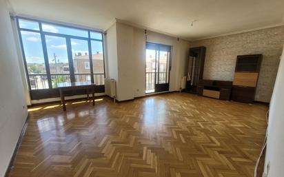 Living room of Flat for sale in Carbajosa de la Sagrada  with Balcony
