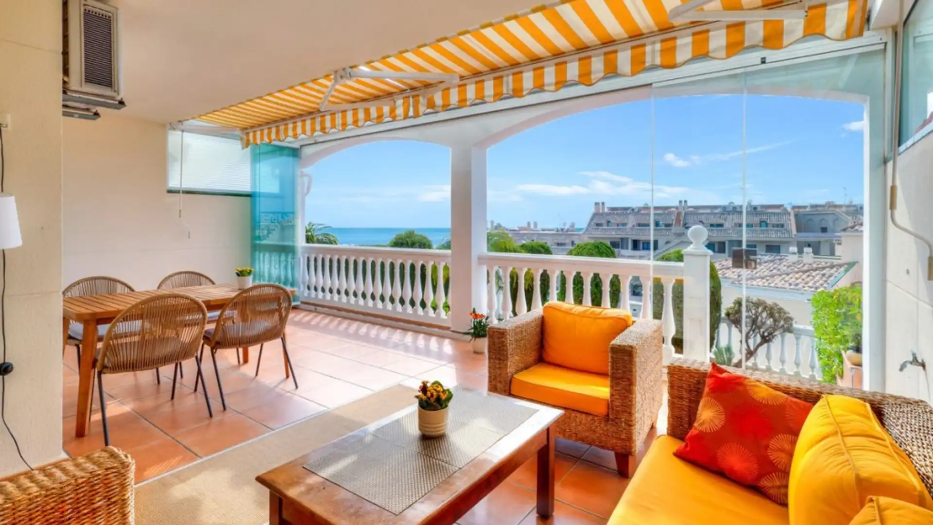 Terrassa de Apartament en venda en Fuengirola amb Aire condicionat, Calefacció i Jardí privat