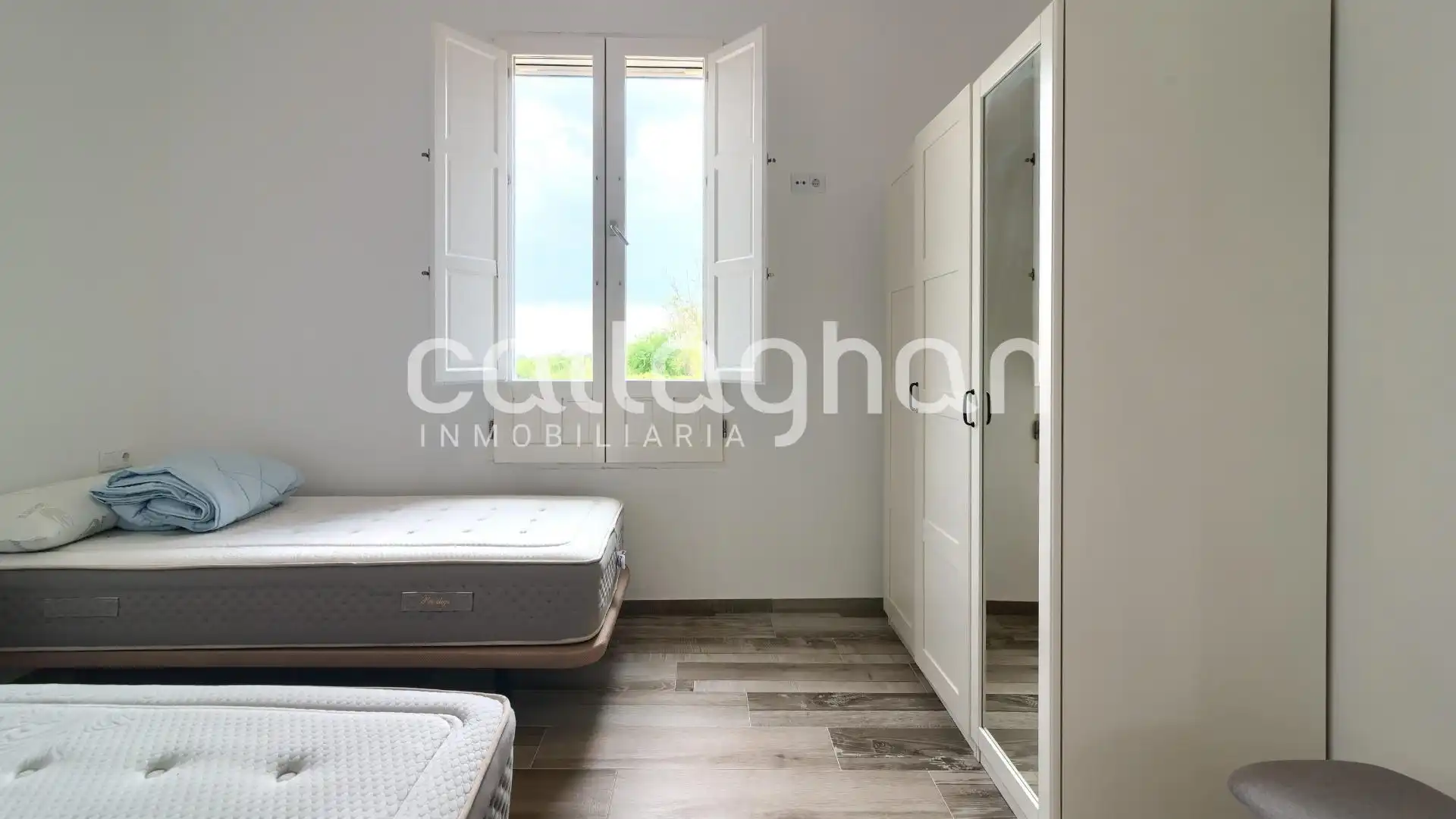 Habitación de Casa o chalet en venta en Alzira con Calefacción, Jardín privado y Terraza