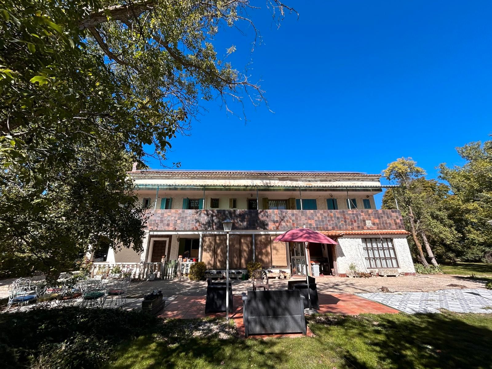 Vista exterior de Finca rústica en venda en Canalejas del Arroyo amb Calefacció, Jardí privat i Terrassa
