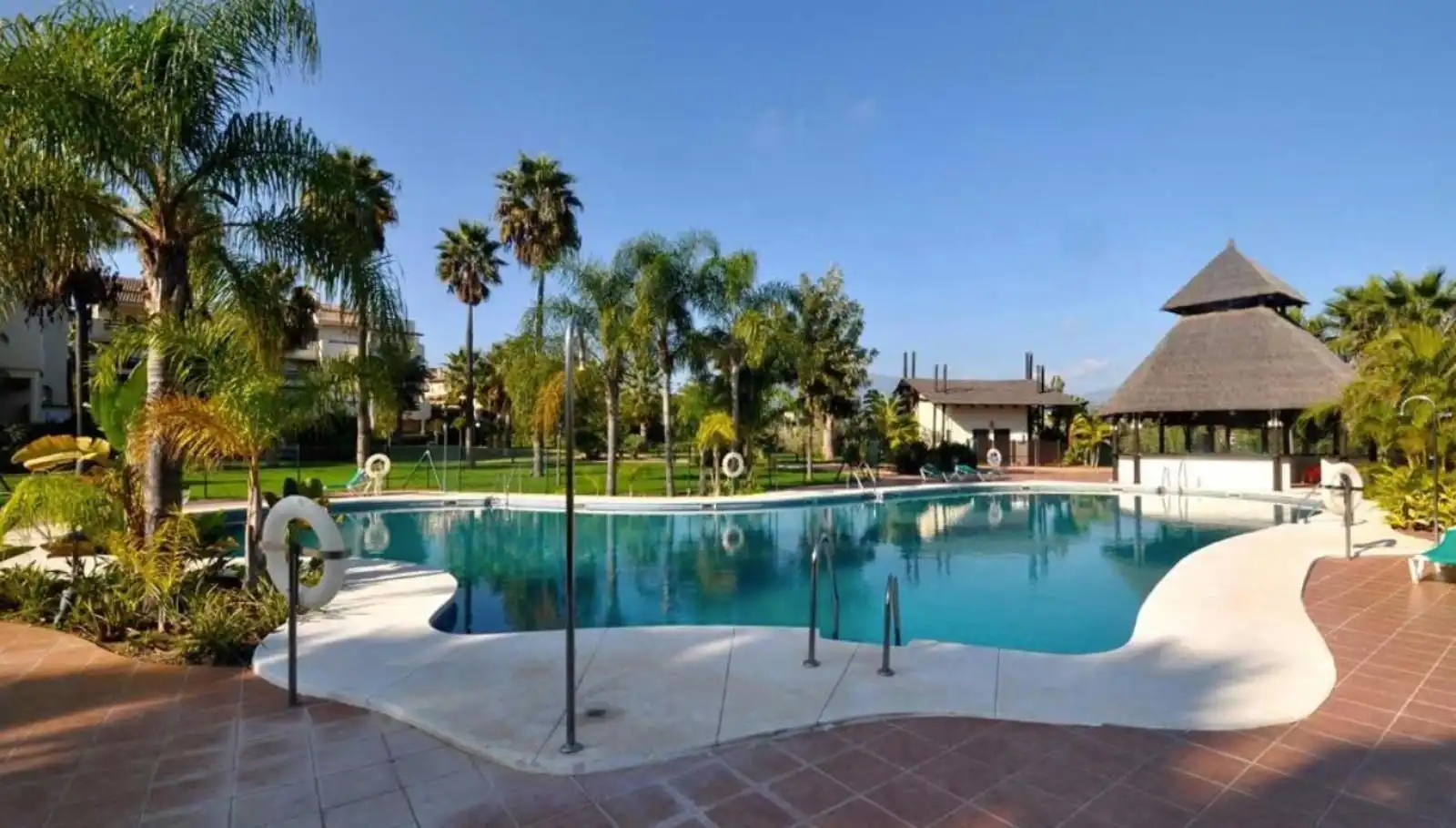 Wohnung mit Pool zum Verkauf in Calle Condado de Huelva 12