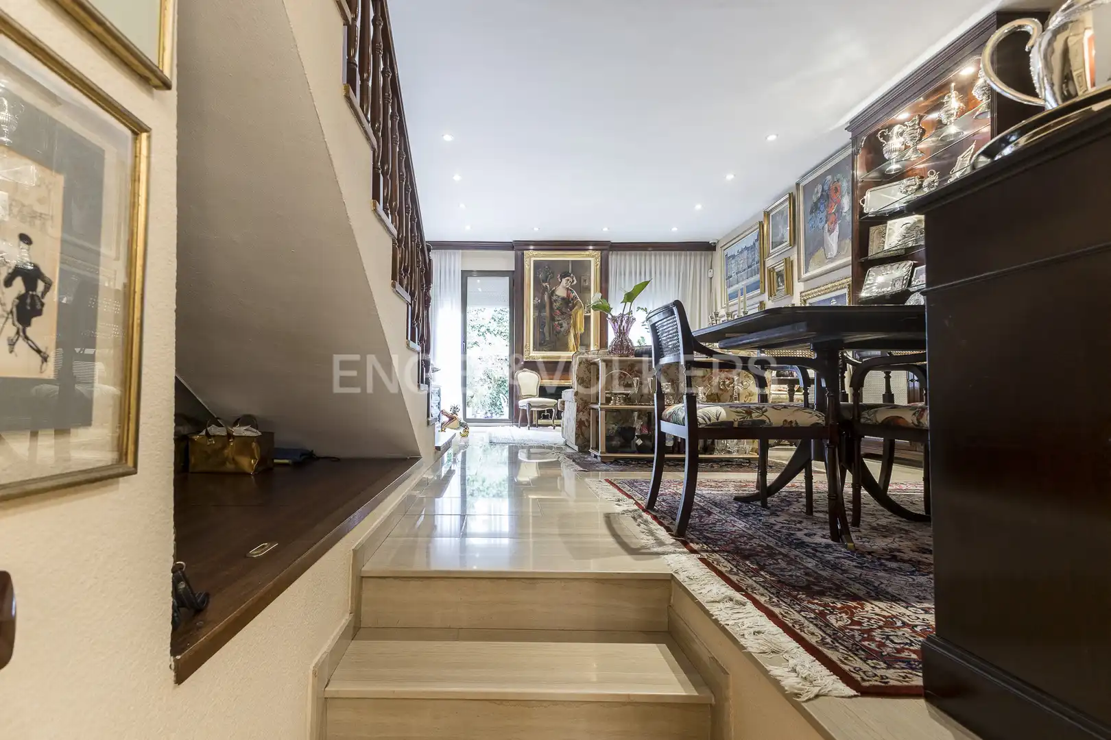 Einfamilien-Reihenhaus zum Verkauf in Barcelona mit Heizung, Privatgarten und Parkett