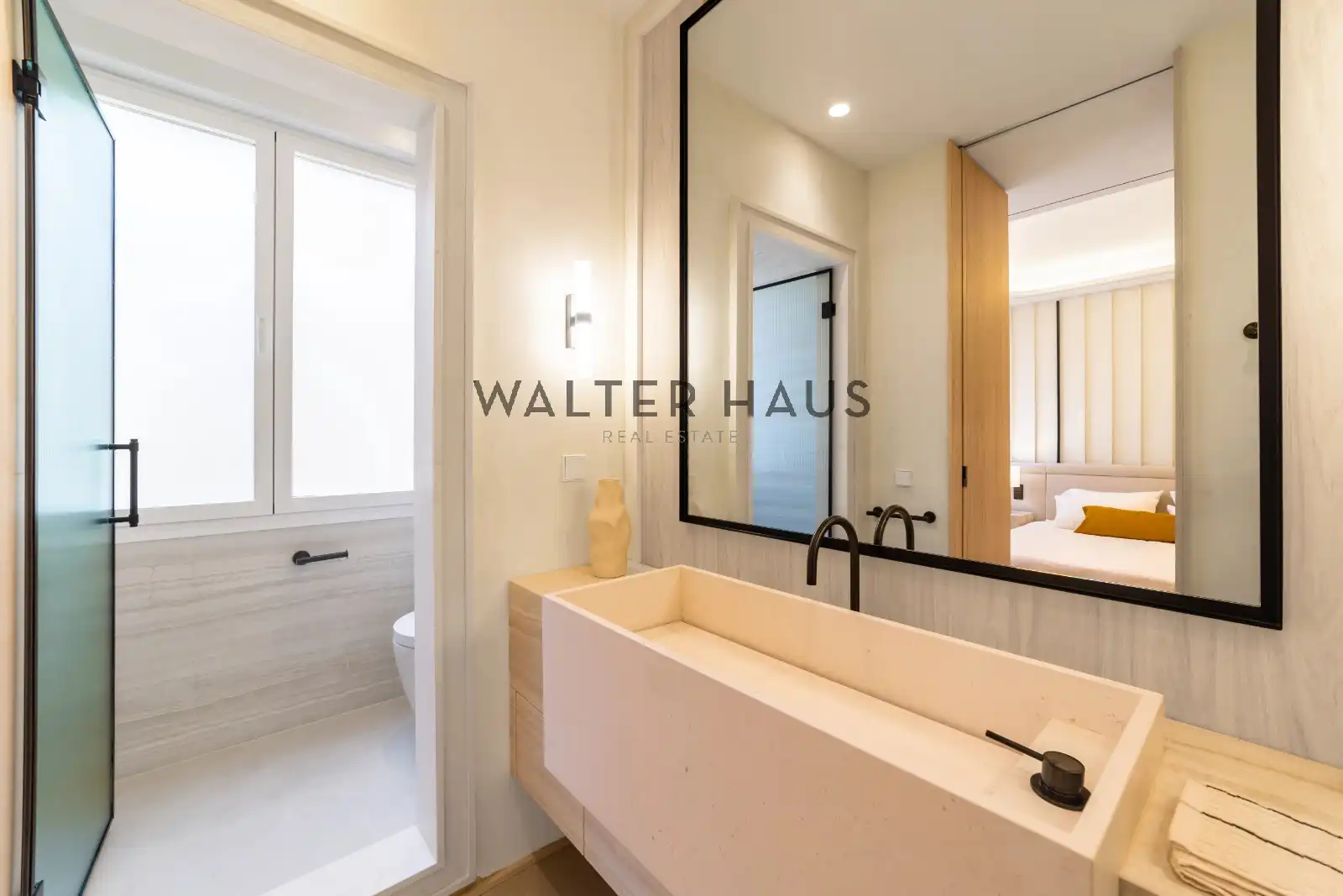 Bathroom of Flat for sale in Madrid  with Air Conditioner, Heating and Oven
