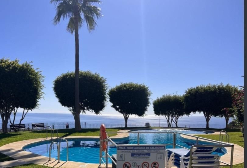 Piscina de Apartament de lloguer en Mijas amb Aire condicionat, Terrassa i Traster