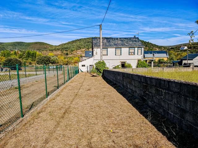 Casa-chalet en Venta en Carucedo