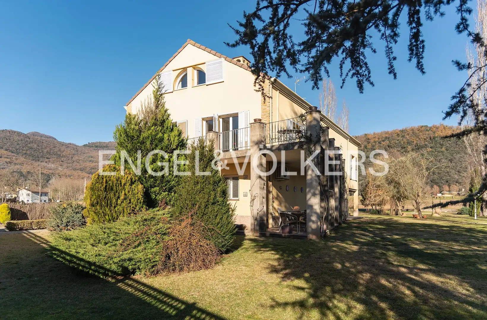 Exterior view of Houses for sale in La Vall d'en Bas  with Air Conditioner, Heating and Private garden