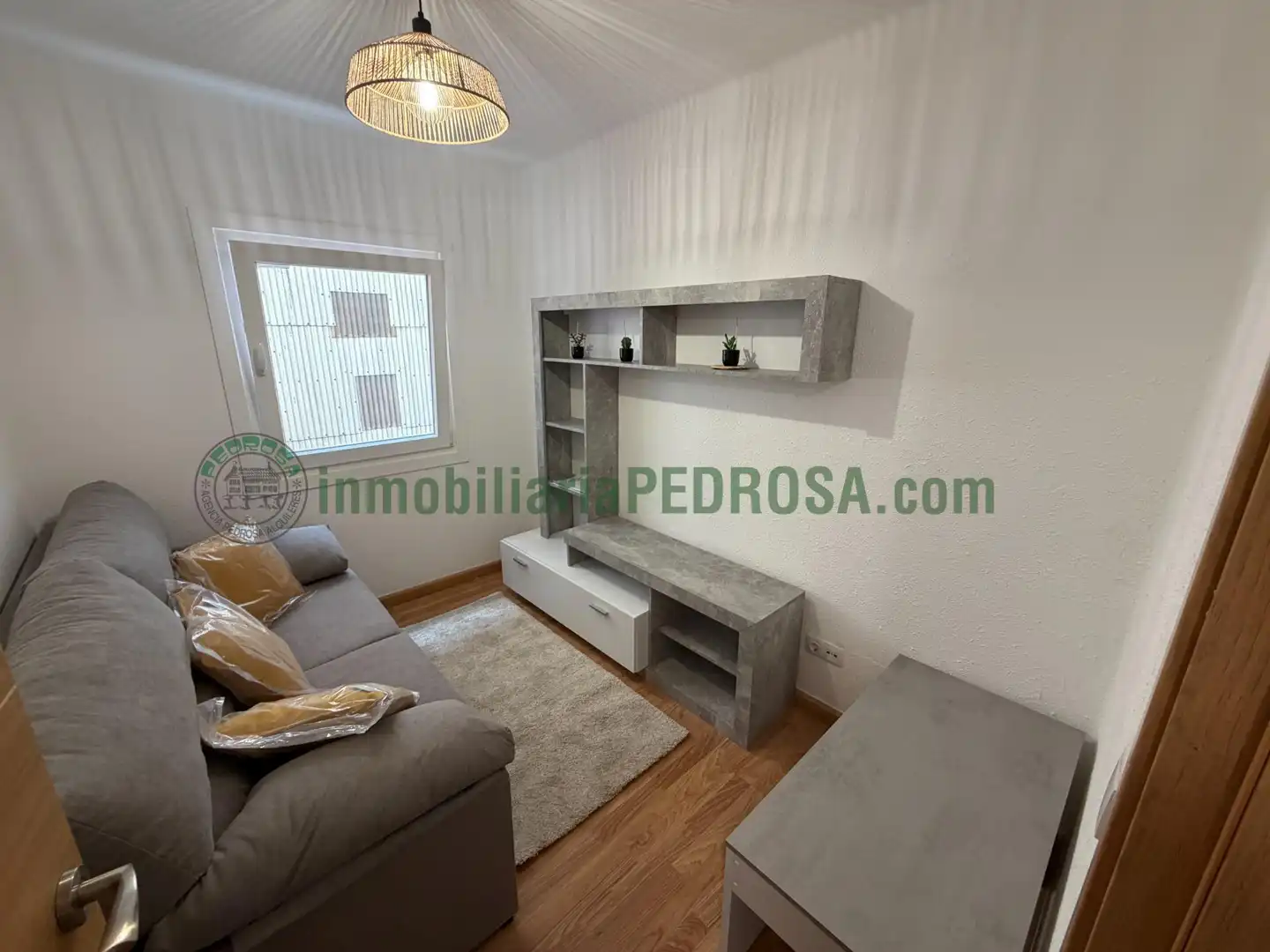Wohnzimmer von Wohnung zur Miete in Pontevedra Capital 