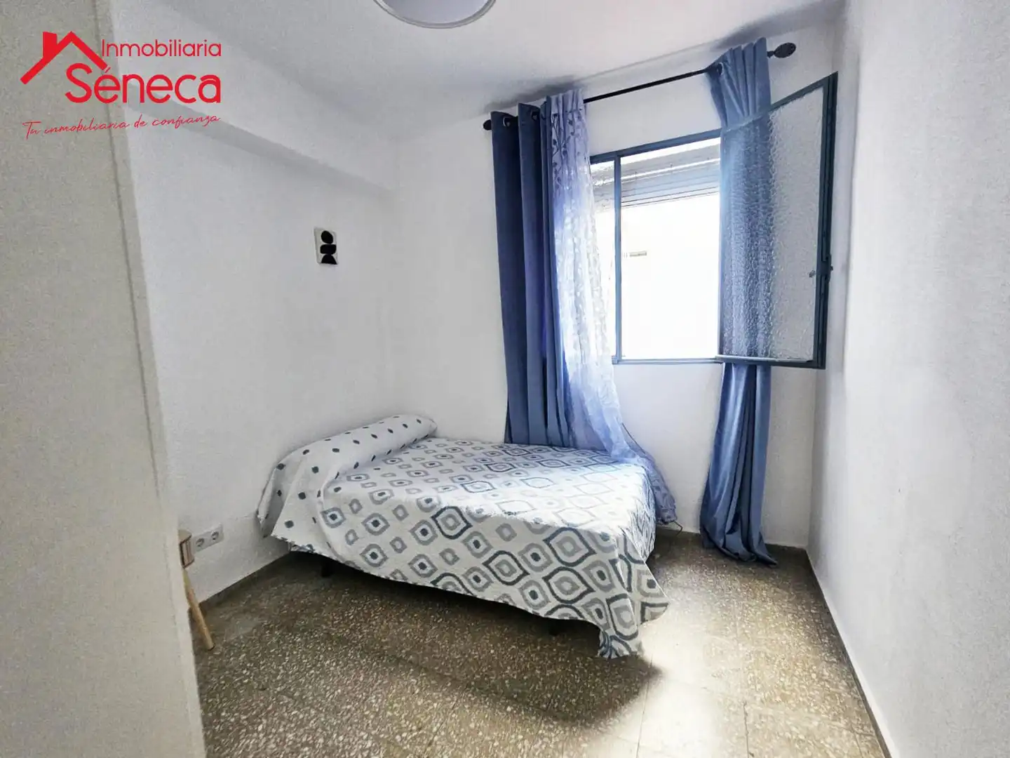 Habitación de Piso de alquiler en Córdoba con Terraza y Amueblado