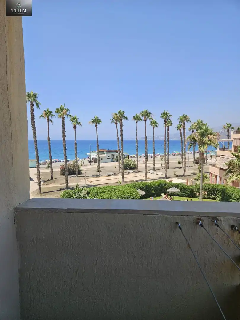 Vista exterior de Apartament de lloguer en Salobreña amb Aire condicionat, Moblat i Balcó