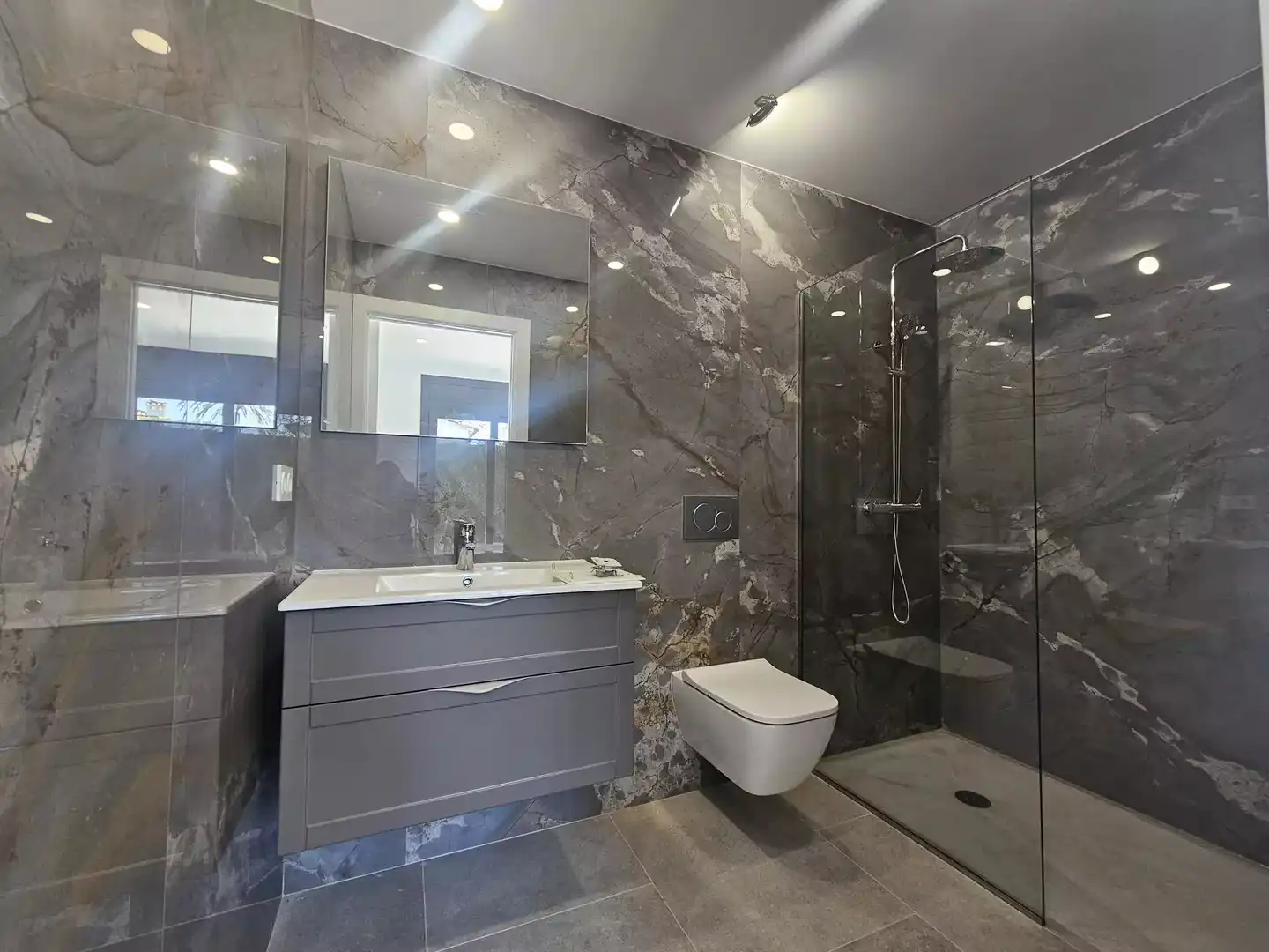 Bathroom of Houses for sale in Empuriabrava  with Air Conditioner, Heating and Swimming Pool