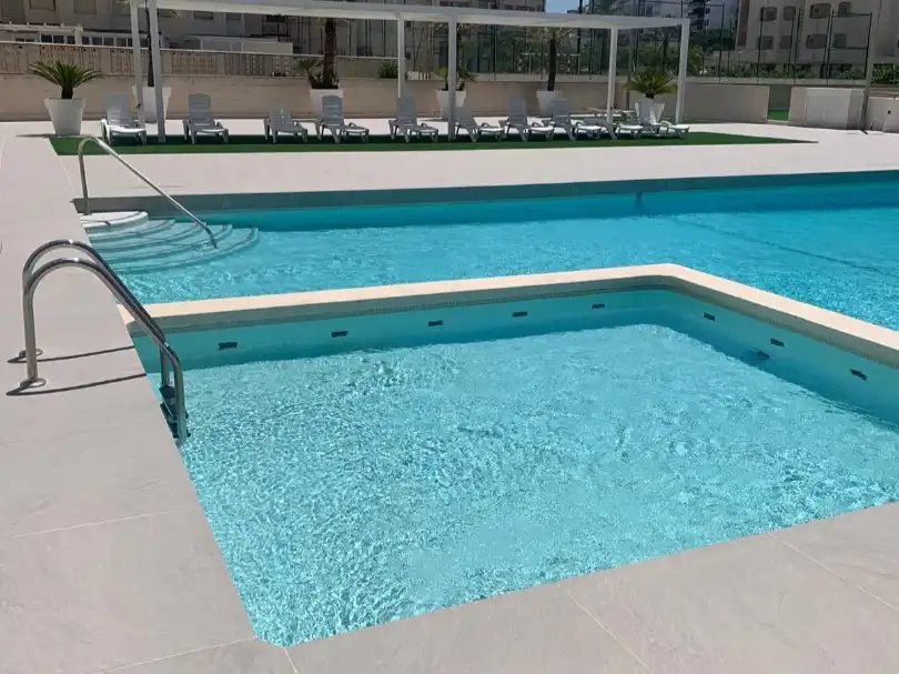 Swimming pool of Flat for rent in Playa de Gandia