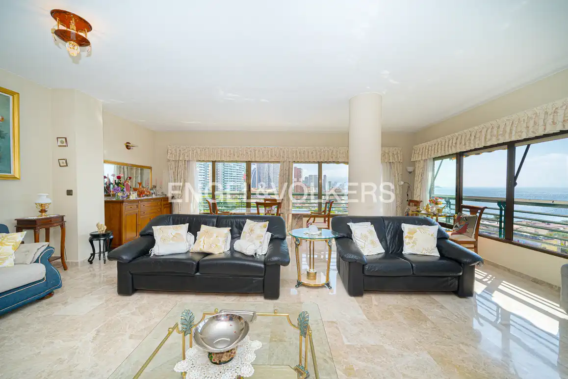 Flat with pool for sale in Avinguda Marina Baixa 8