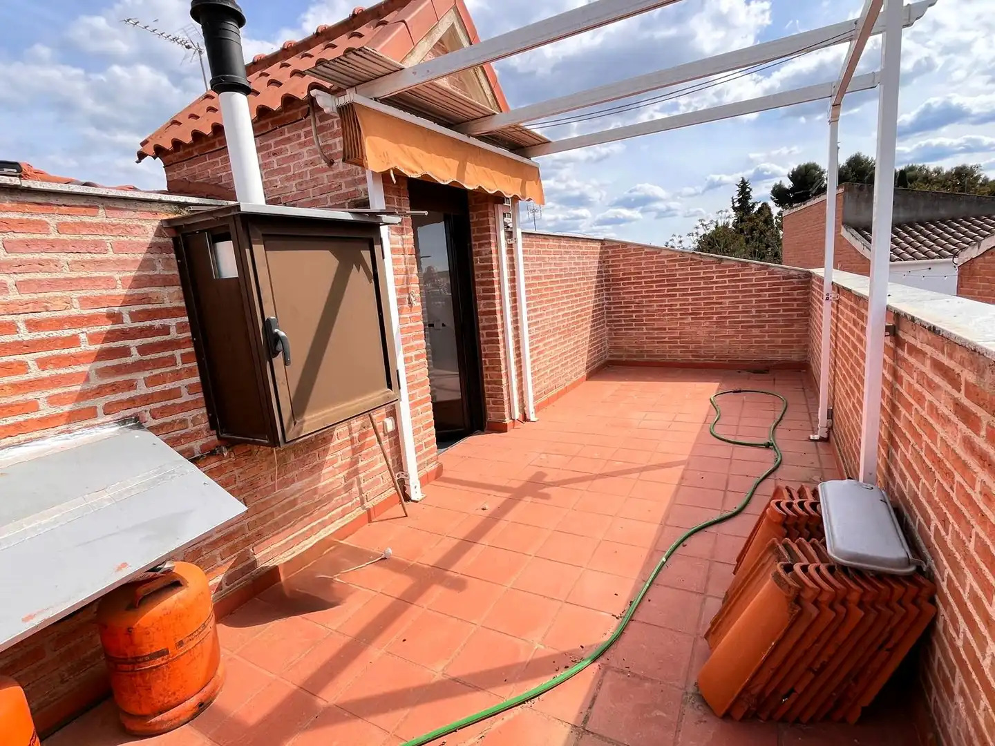 Terrasse von Wohnung zum Verkauf in Los Navalmorales mit Klimaanlage und Heizung