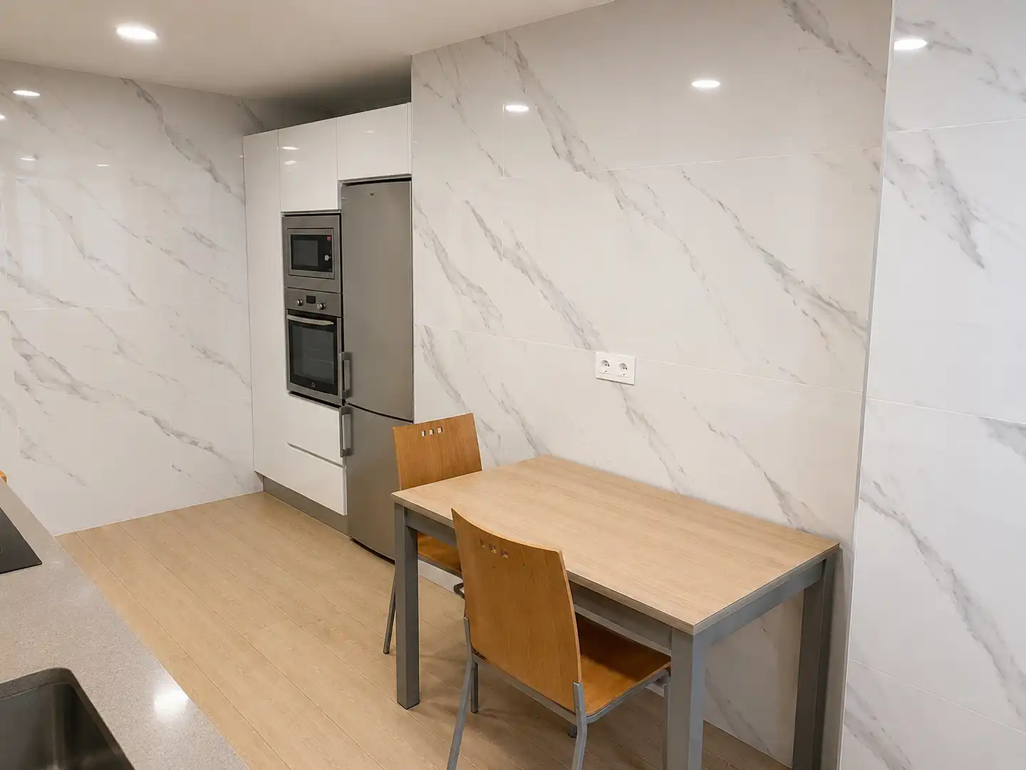 Kitchen of Flat for sale in Málaga  with Air Conditioner, Private garden and Terrace