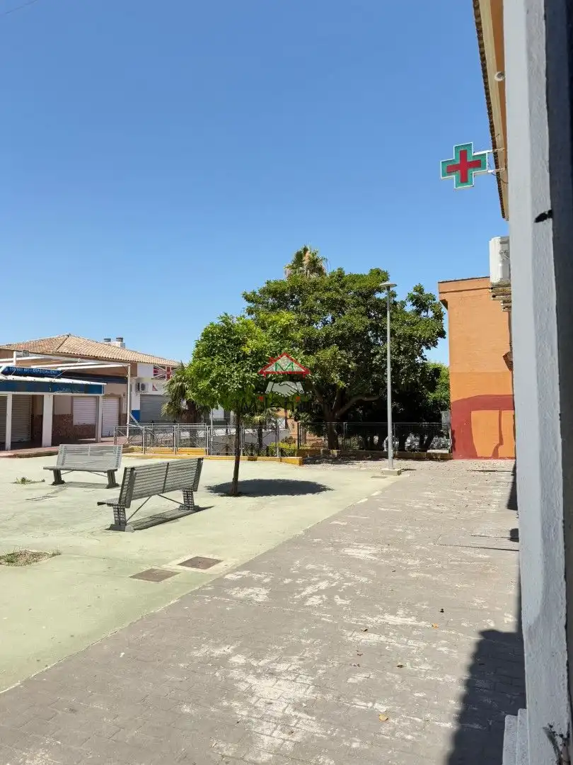 Vista exterior de Local en venta en Algeciras con Aire acondicionado y Alarma