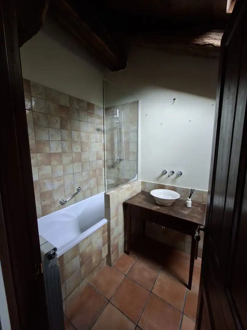 Baño de Finca rústica en venta en Soba con Calefacción, Jardín privado y Terraza
