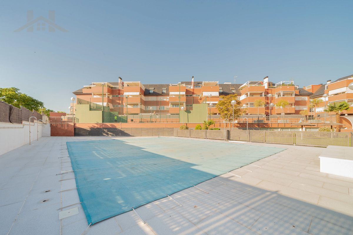 Piscina de Pis en venda en Las Rozas de Madrid
