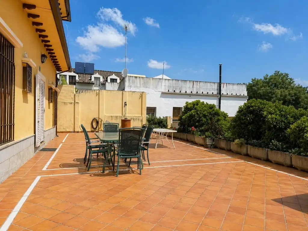 Terrassa de Casa o xalet en venda en Córdoba amb Jardí privat, Terrassa i Traster