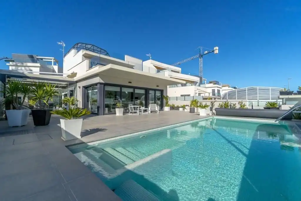 Villa mit Terrasse zum Verkauf in Calle Ana Maria Matute, imagen 2