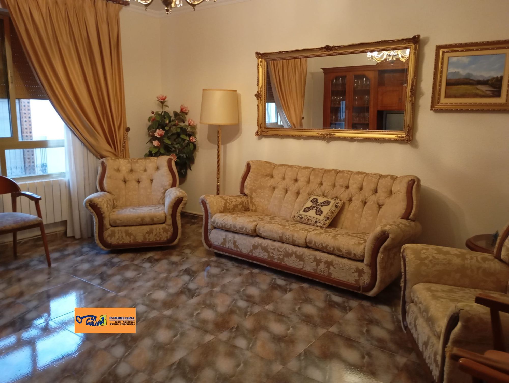 Sala d'estar de Casa o xalet en venda en Valdepeñas amb Calefacció i Terrassa
