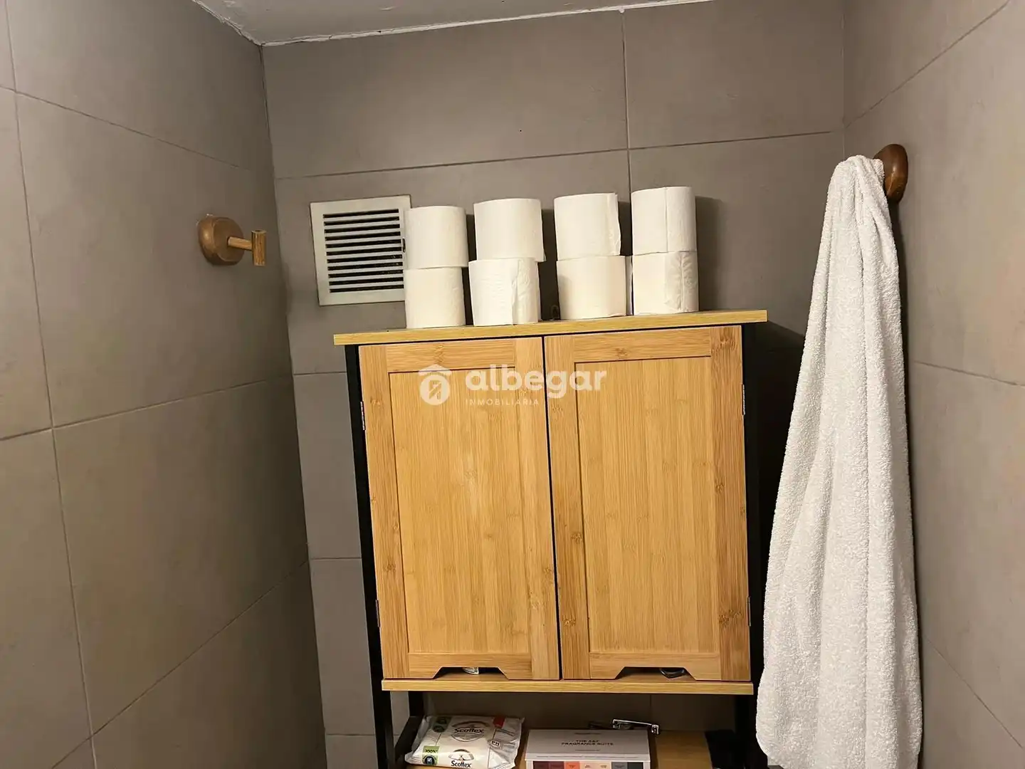 Badezimmer von Wohnung zur Miete in Valencia mit Klimaanlage, Terrasse und Schwimmbad