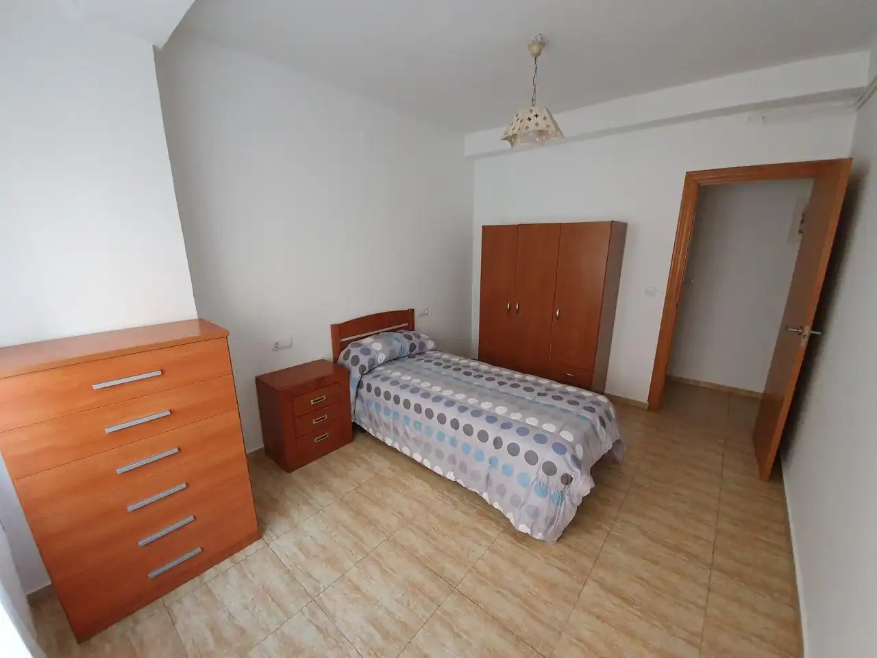 Bedroom of Flat for share in Cuenca  with Heating, Storage room and Furnished