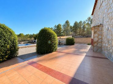 Villa con piscina in vendita a L'Olleria