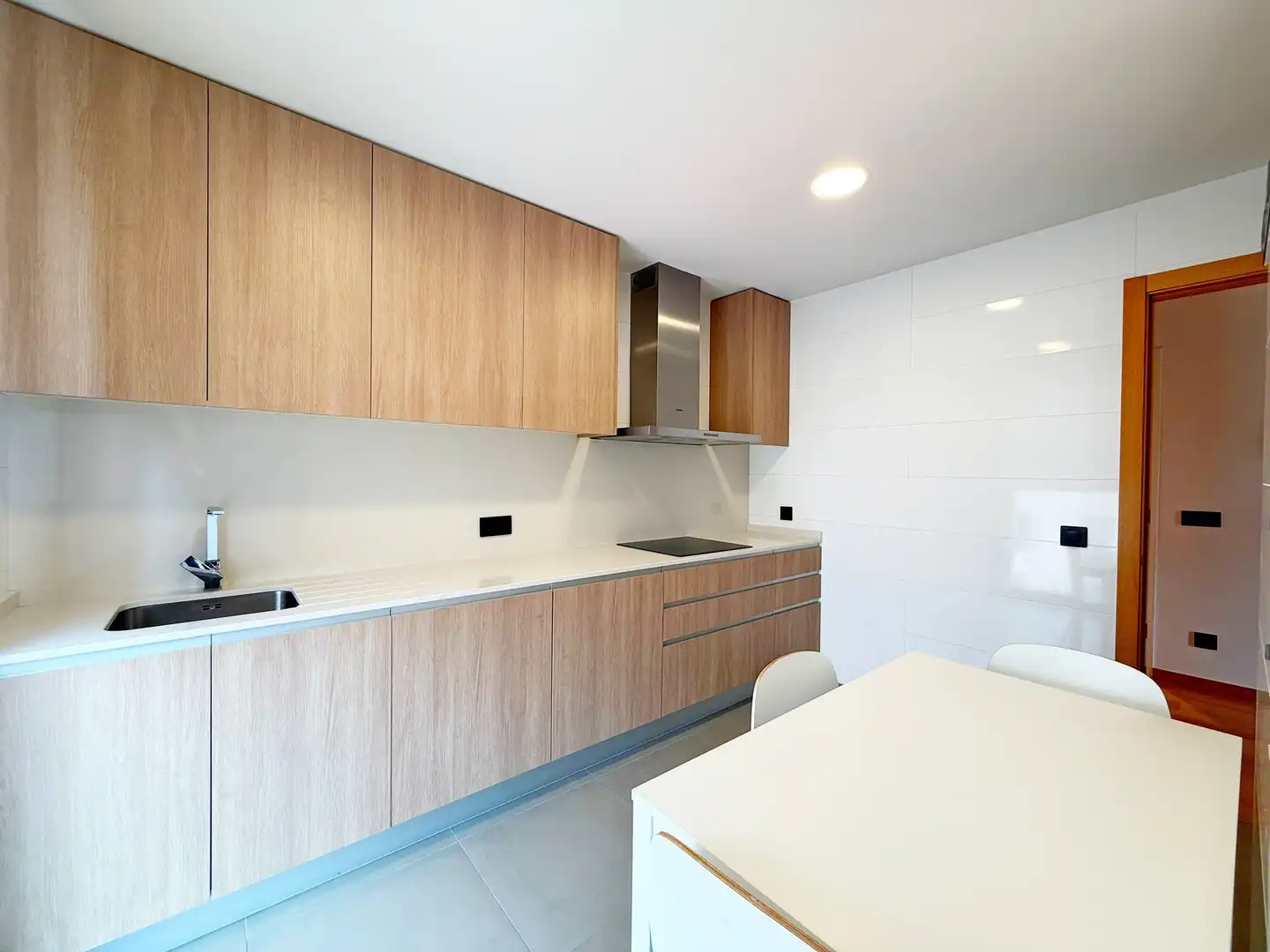 Küche von Wohnung zur Miete in A Coruña Capital  mit Heizung