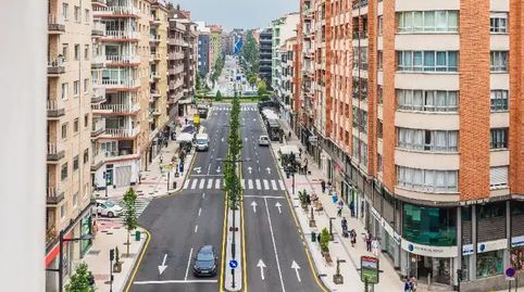 Foto 2 de Piso en venta en Avenida de Galicia, 3, Parque San Francisco - Uría, Oviedo