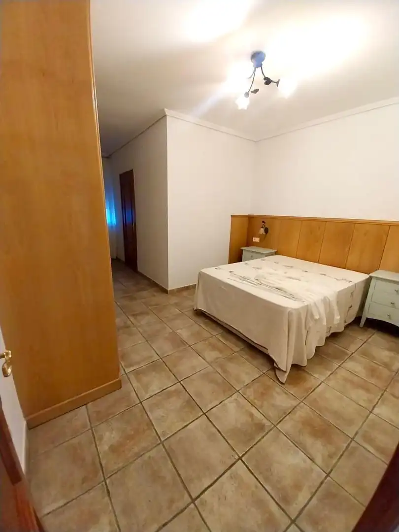 Dormitori de Casa o xalet en venda en Córdoba amb Aire condicionat, Terrassa i Moblat