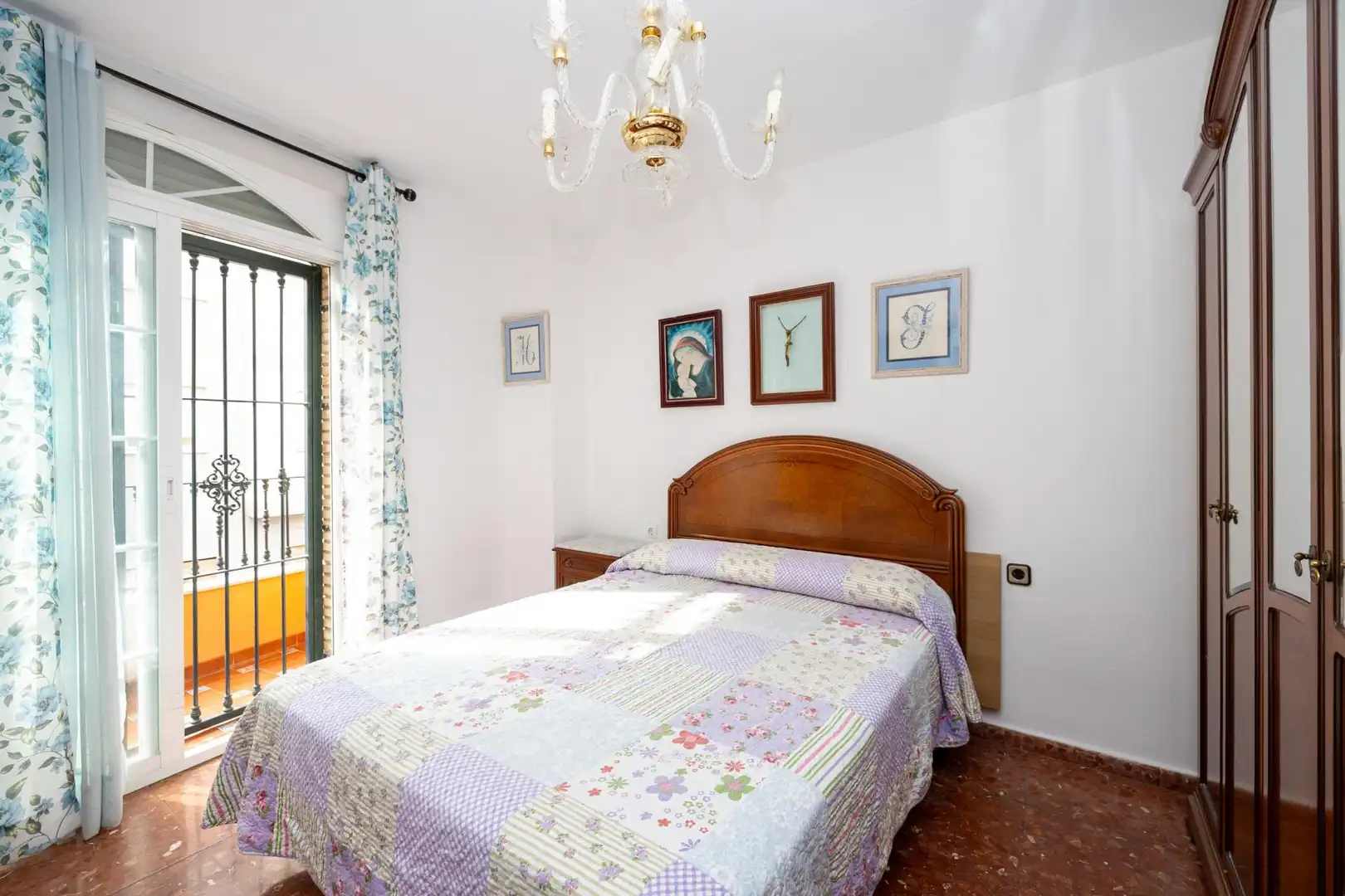Dormitori de Casa adosada en venda en Motril
