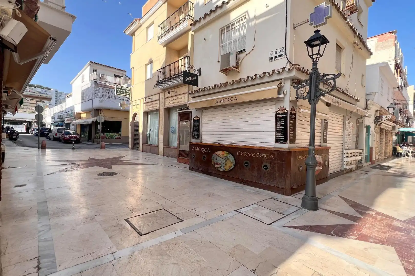 Piso en venta en Calle CIUDAD DE PORCUNA, La Carihuela - Los Nidos