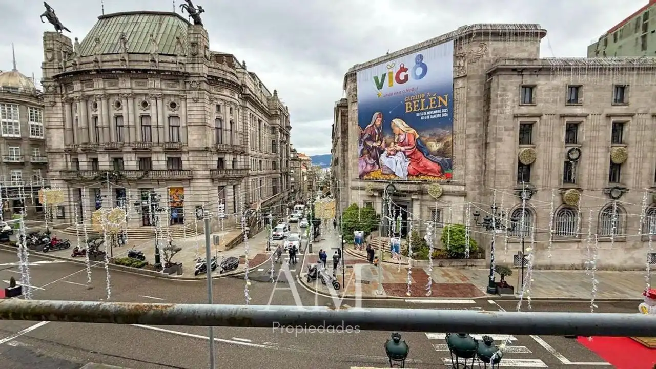 Piso con ascensor en venta en Calle Policarpo Sanz