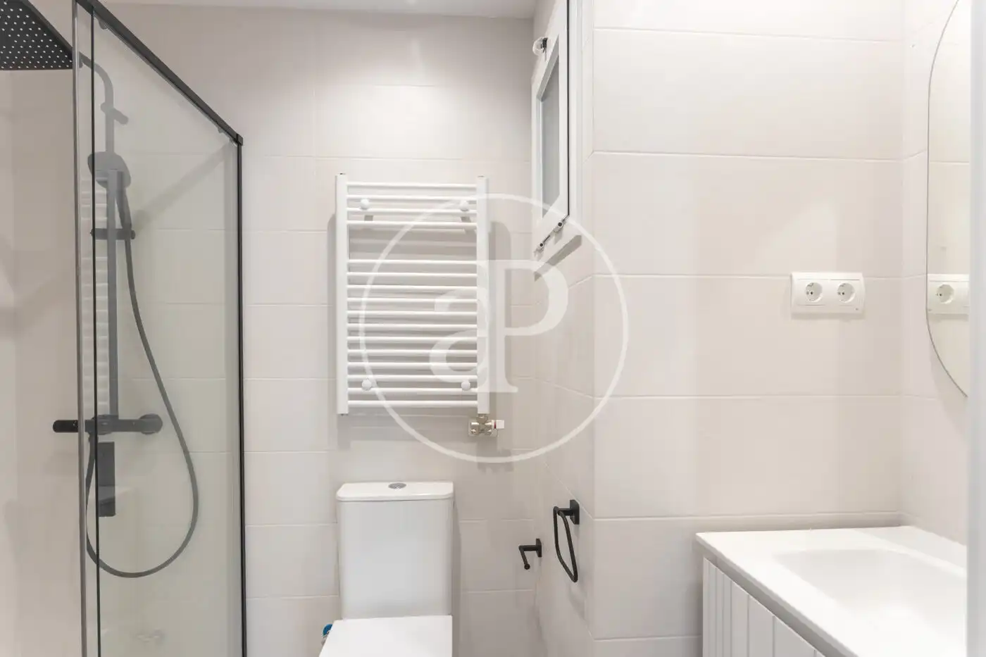 Baño de Piso de alquiler en Barcelona con Aire acondicionado, Calefacción y Terraza
