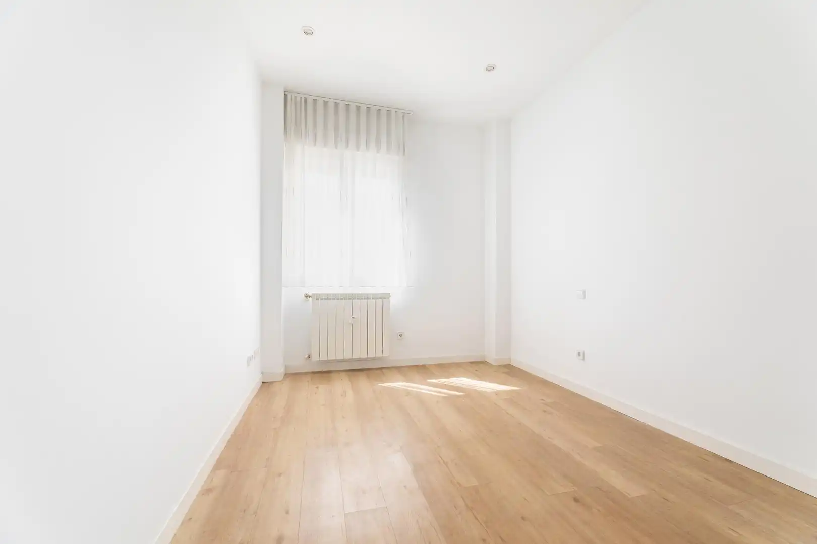 Bedroom of Flat for rent in Madrid  with Air Conditioner and Heating