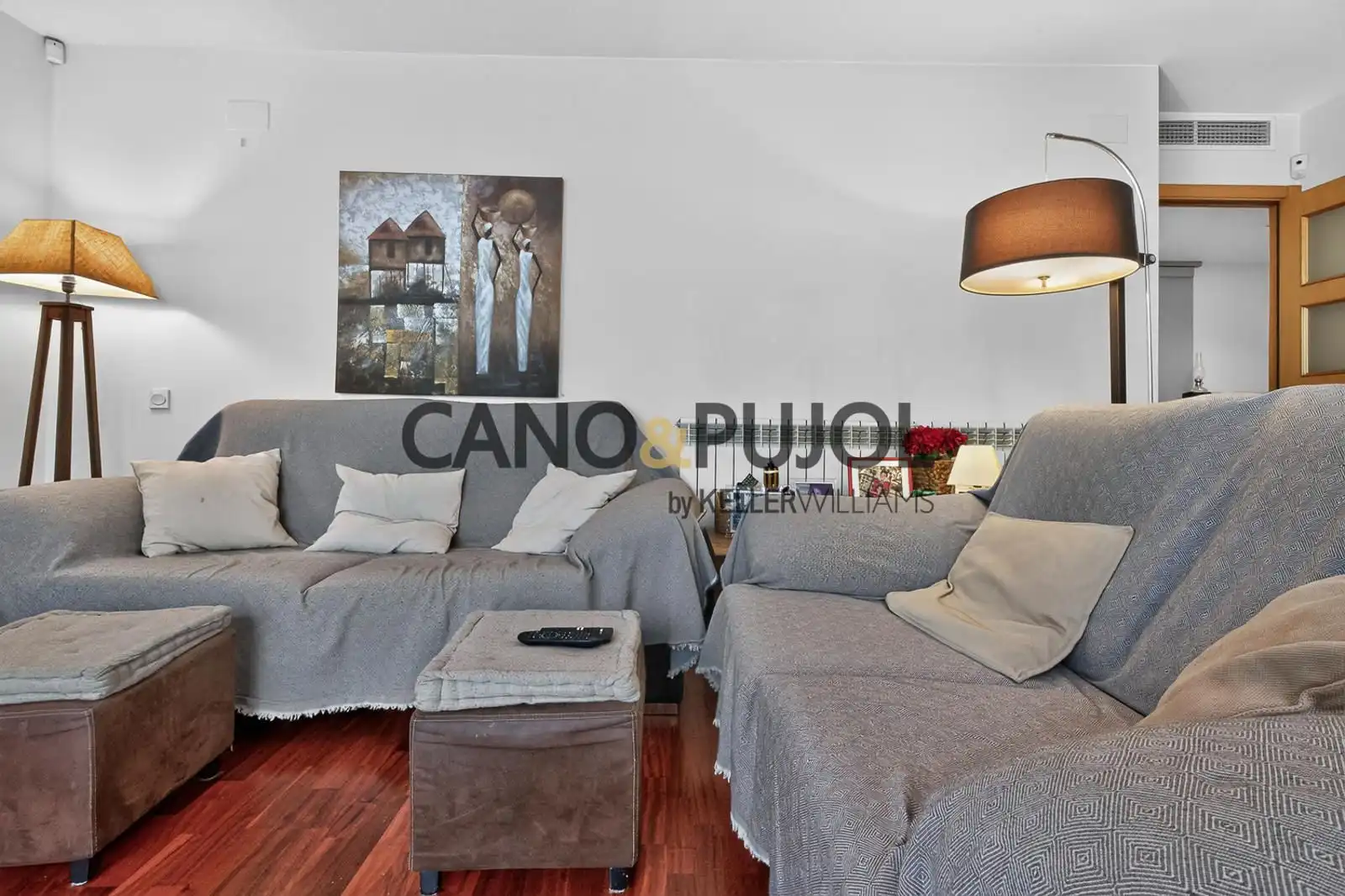 Sala d'estar de Pis en venda en Sant Cugat del Vallès amb Aire condicionat, Calefacció i Parquet