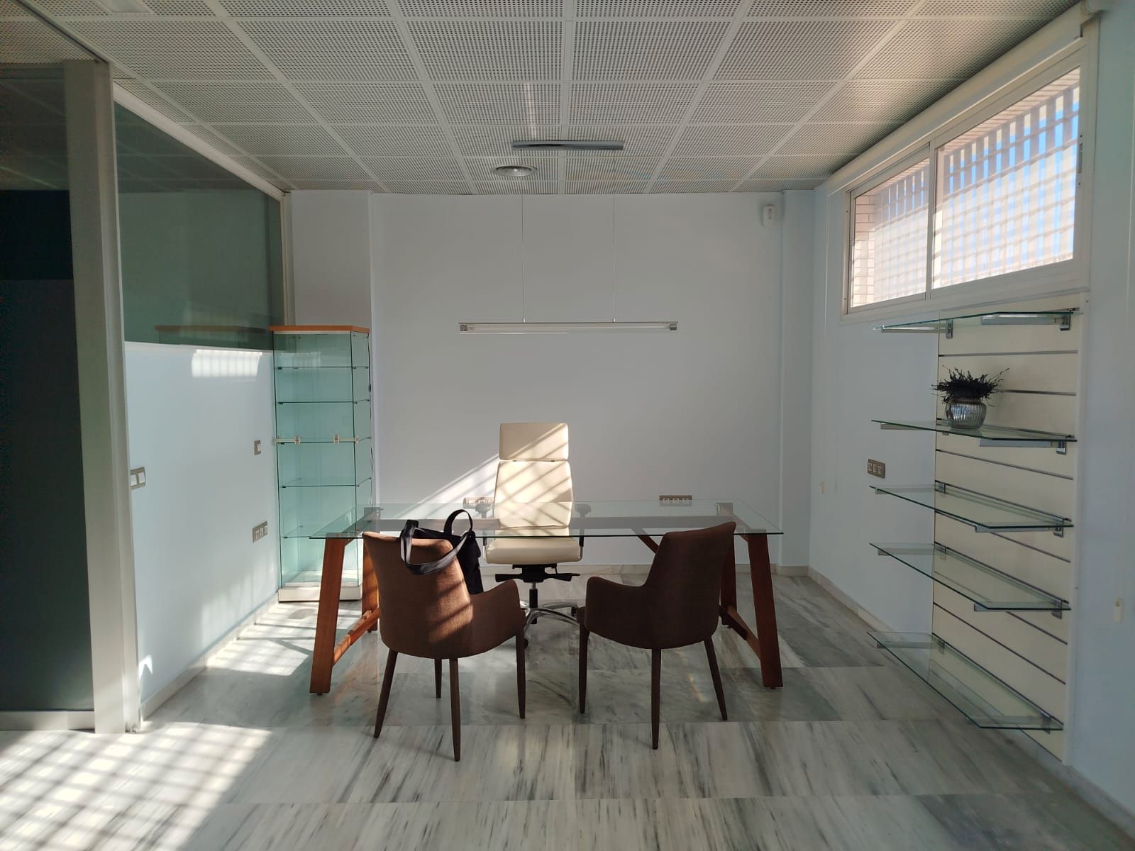 Premises for sale in Roquetas de Mar  with Air Conditioner, Heating and Furnished