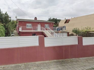 Semi-detached house for sale in calle Pau