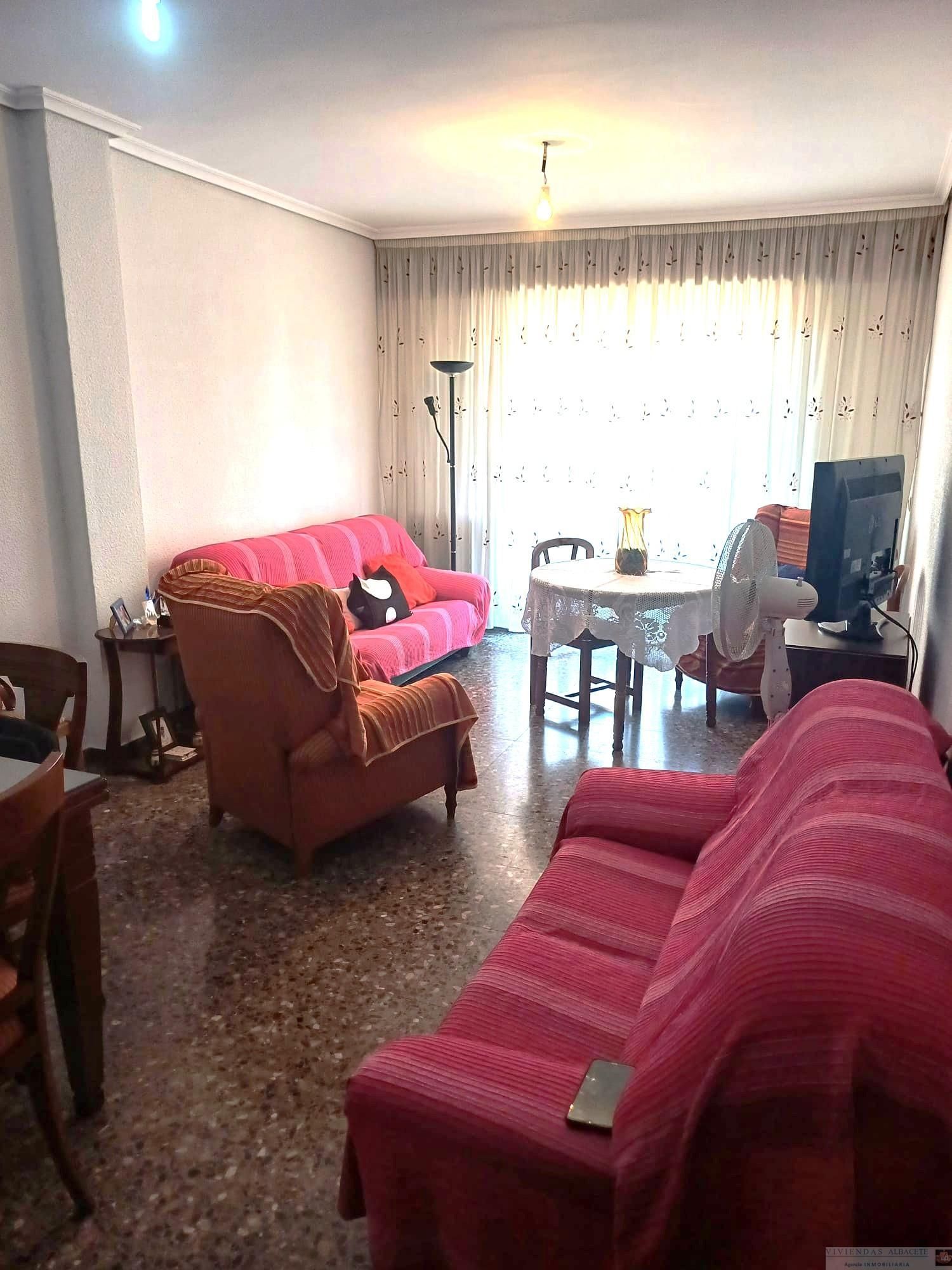 Living room of Flat for sale in  Albacete Capital  with Heating, Storage room and Balcony