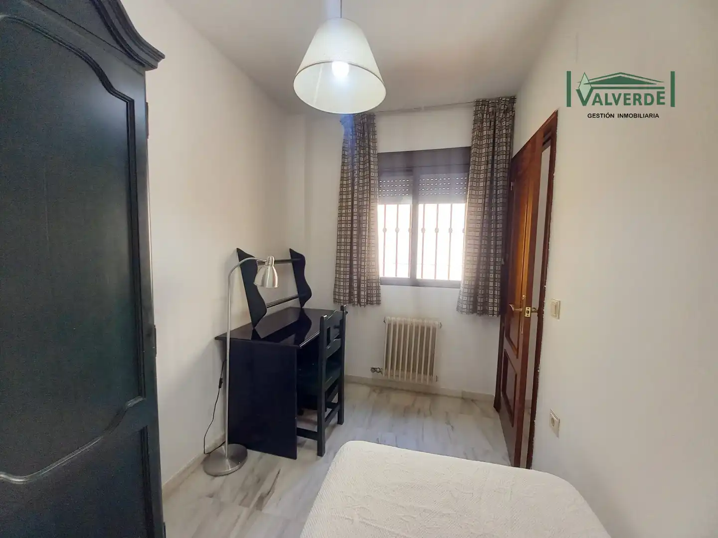 Bedroom of Flat for rent in Granada  with Air Conditioner, Heating and Furnished