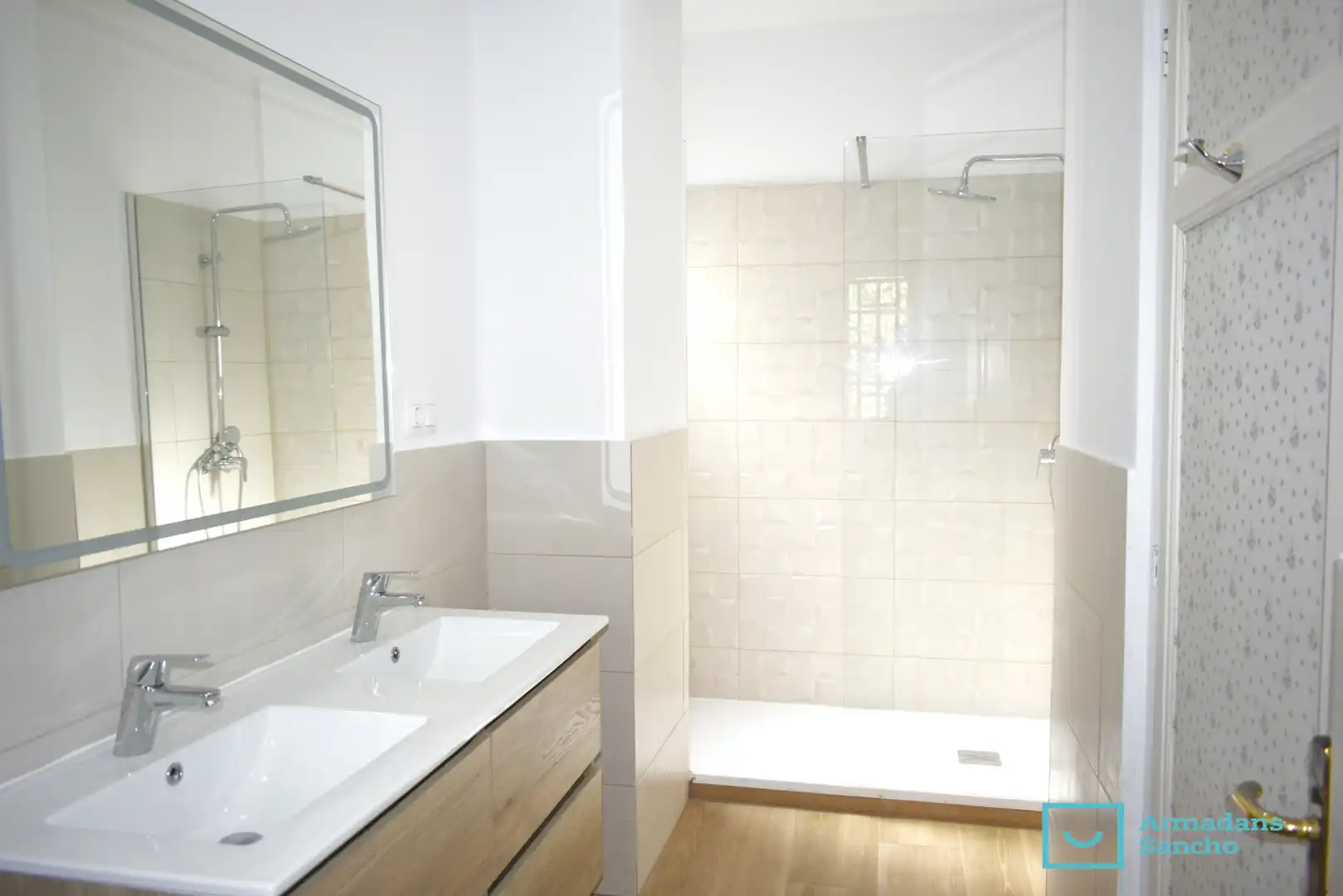 Baño de Casa o chalet de alquiler en Tiana con Horno