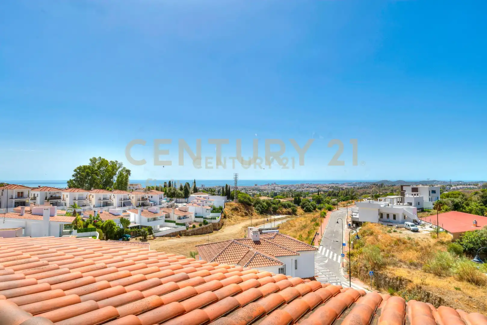 Vista exterior de Casa adosada en venda en Mijas amb Aire condicionat, Jardí privat i Traster