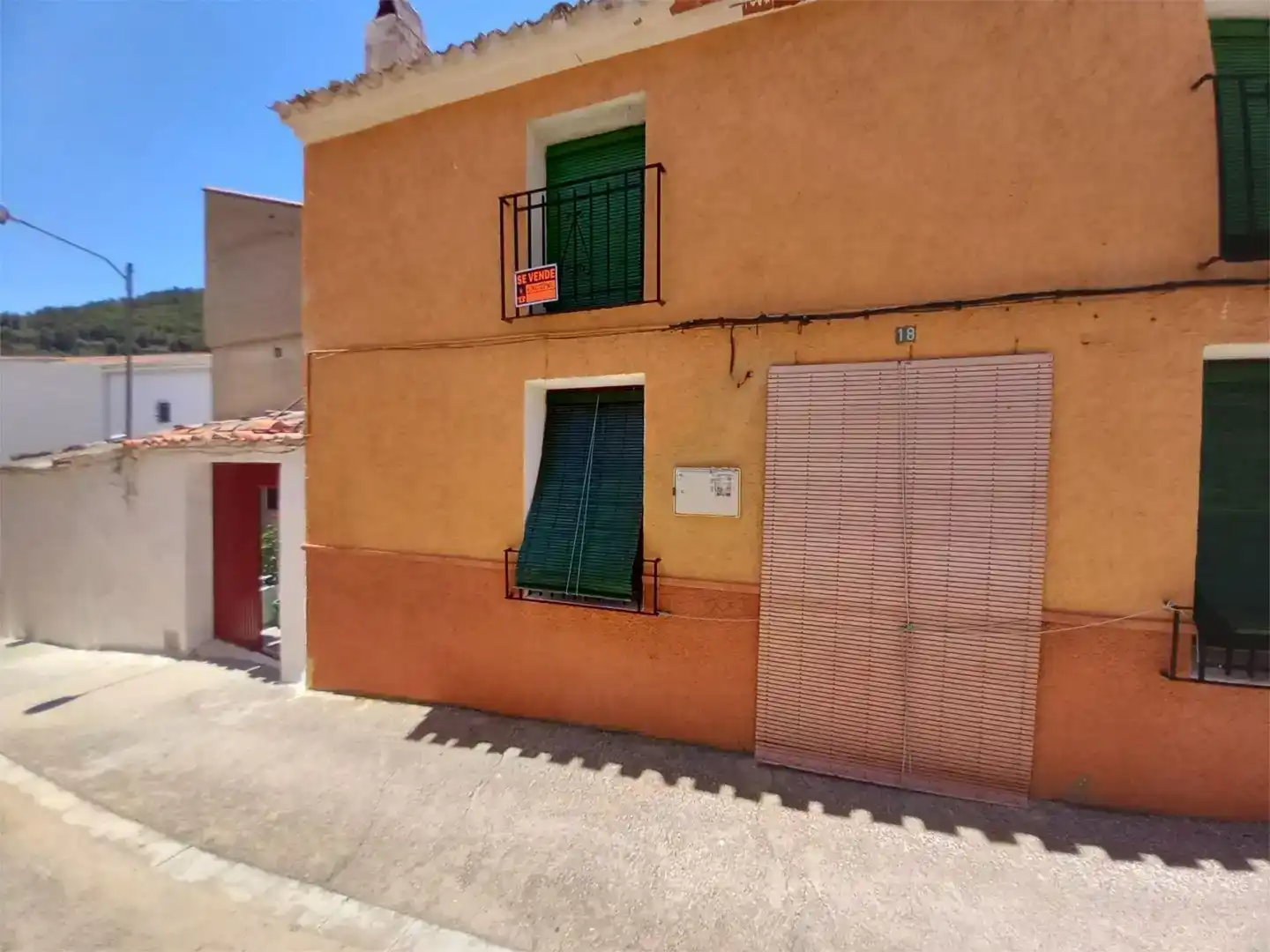 Vista exterior de Casa adosada en venta en Carcelén con Trastero y Amueblado