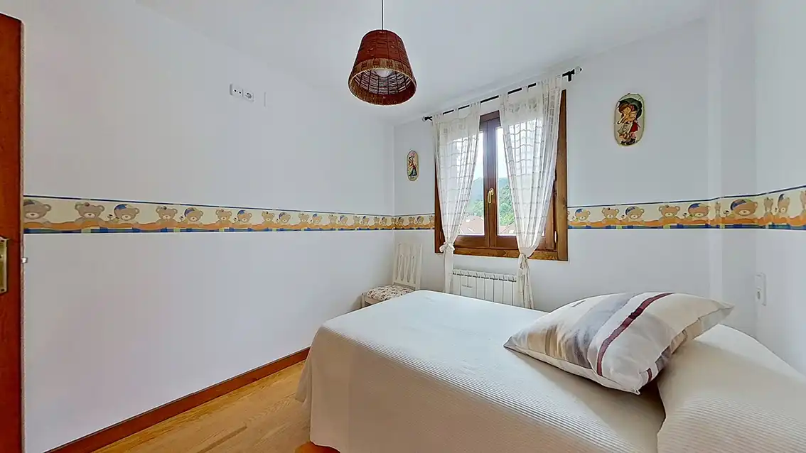 Dormitori de Casa adosada en venda en Isaba / Izaba amb Calefacció, Moblat i Balcó