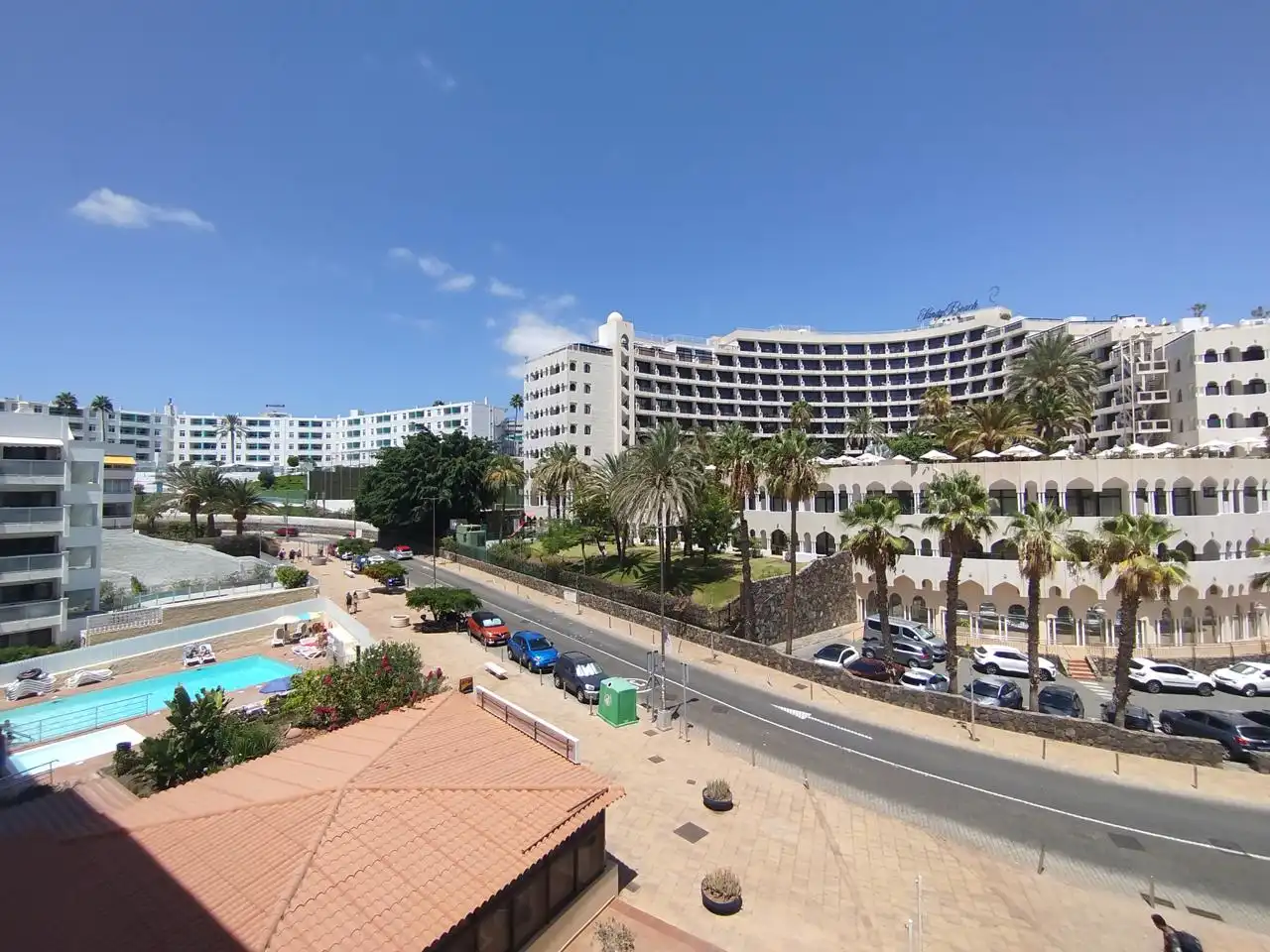 Vista exterior de Apartament de lloguer en San Bartolomé de Tirajana amb Moblat, Balcó i Internet