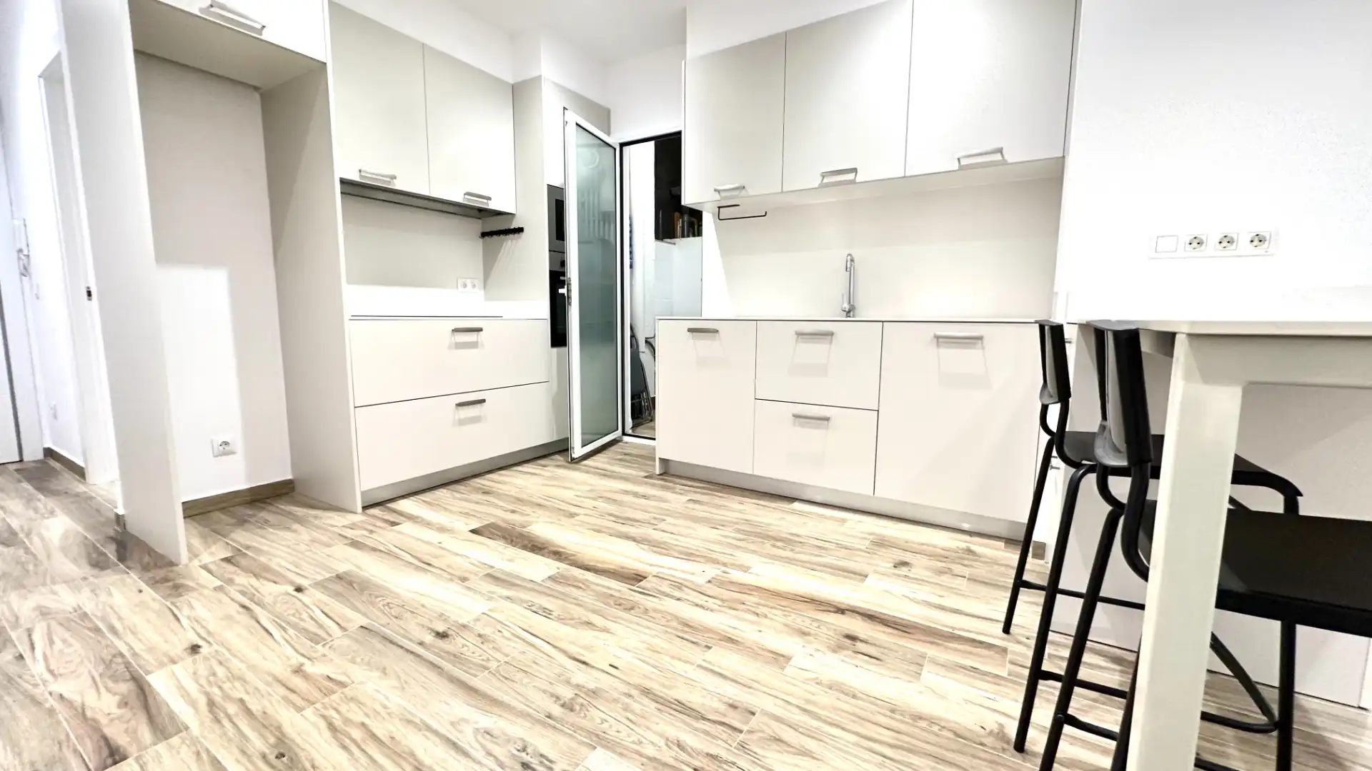 Cocina de Planta baja en venta en Barcelona con Aire acondicionado, Calefacción y Parquet