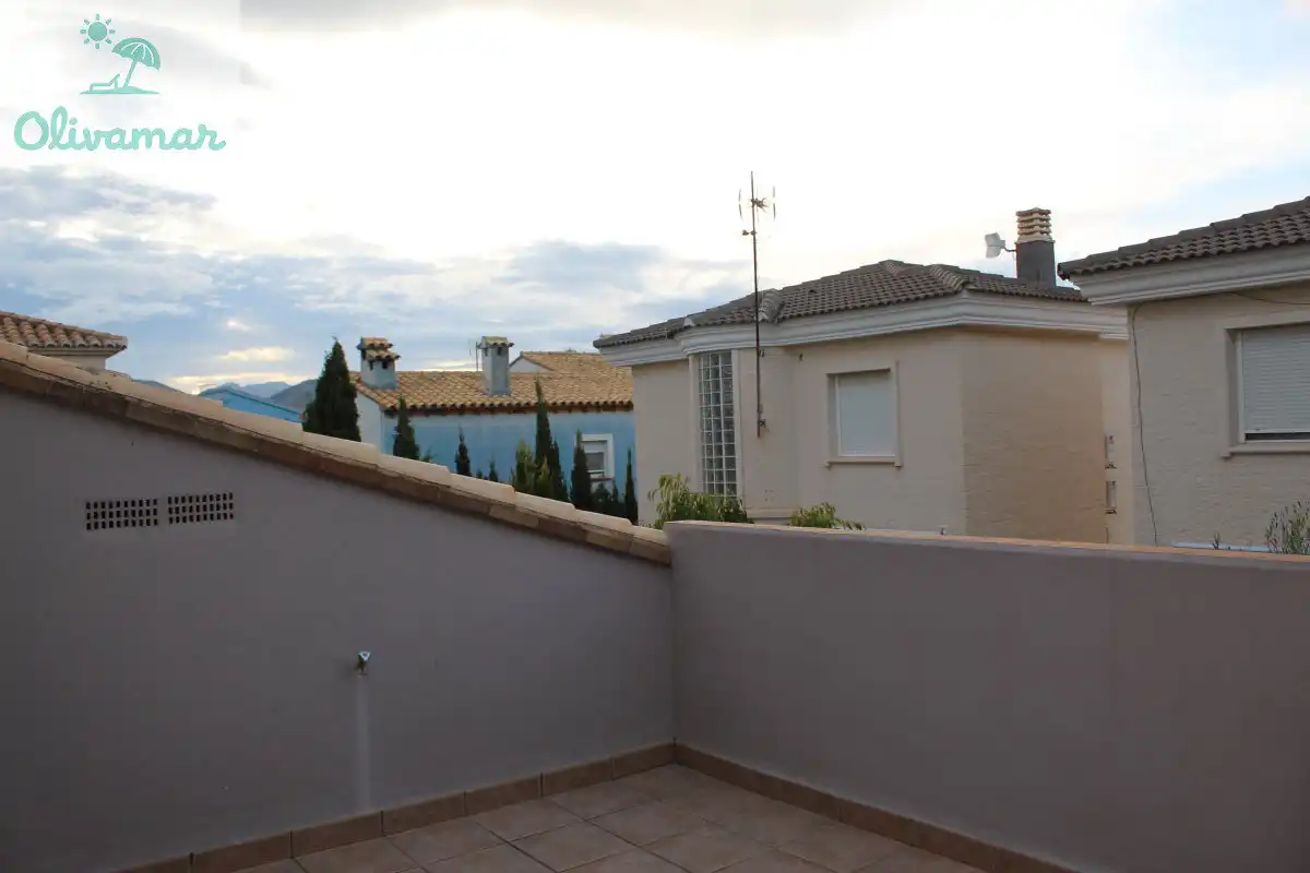 Terrassa de Casa o xalet en venda en Oliva amb Moblat